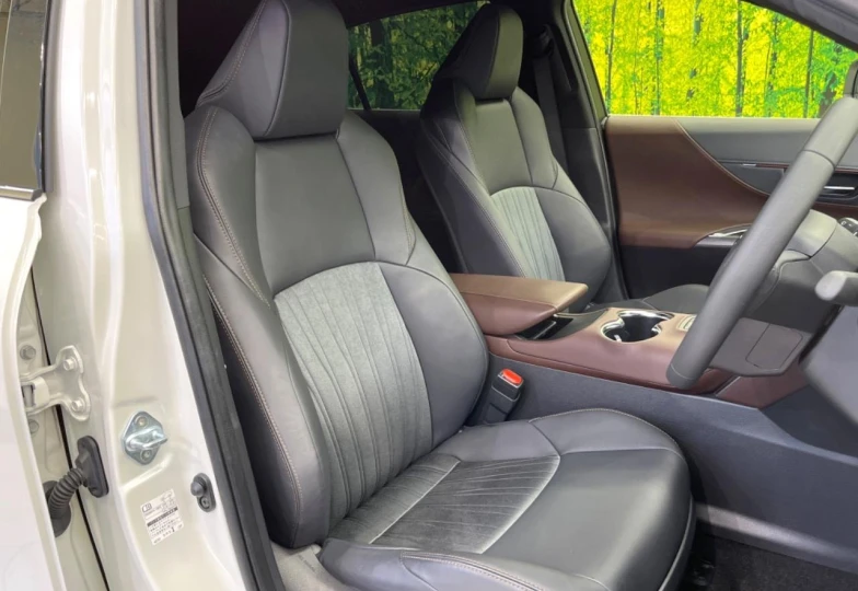 Toyota Harrier Белый