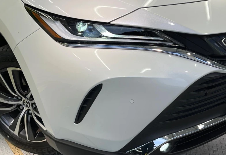 Toyota Harrier Белый