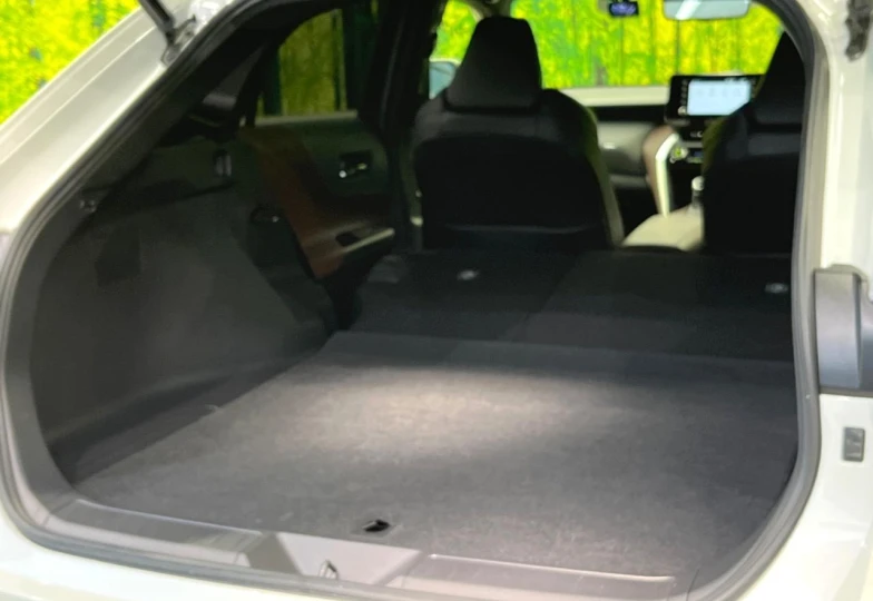 Toyota Harrier Белый