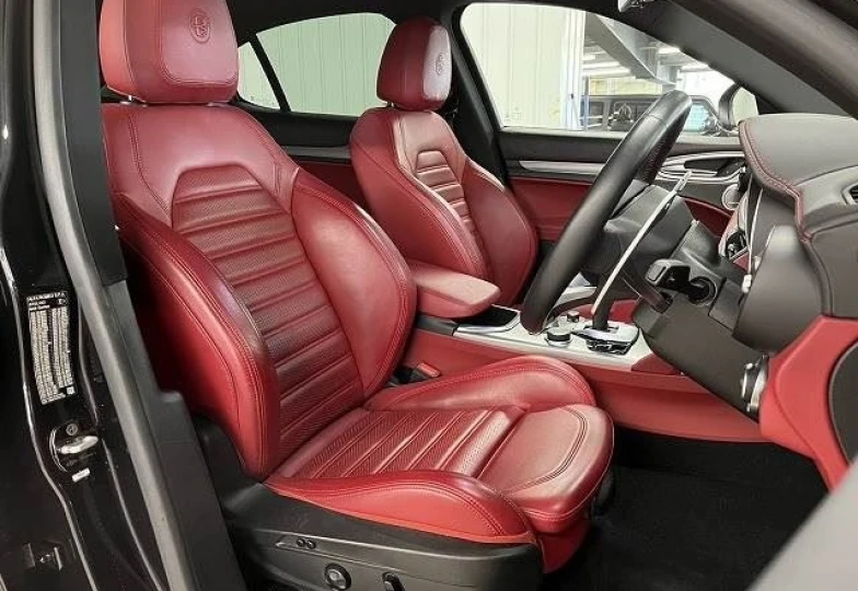 Alfa Romeo Stelvio Черный