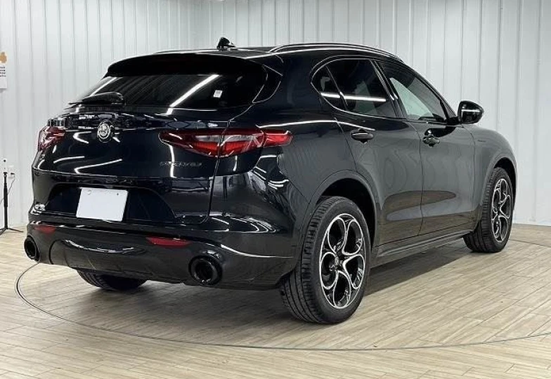 Alfa Romeo Stelvio Черный