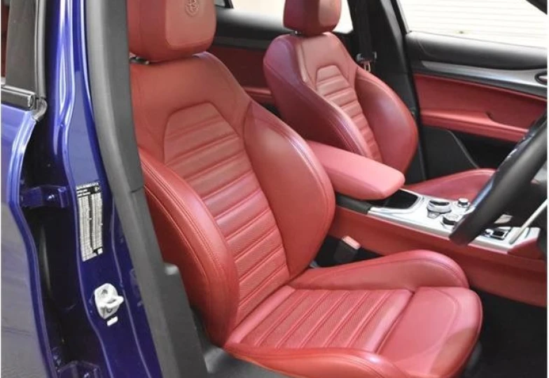Alfa Romeo Stelvio Синий
