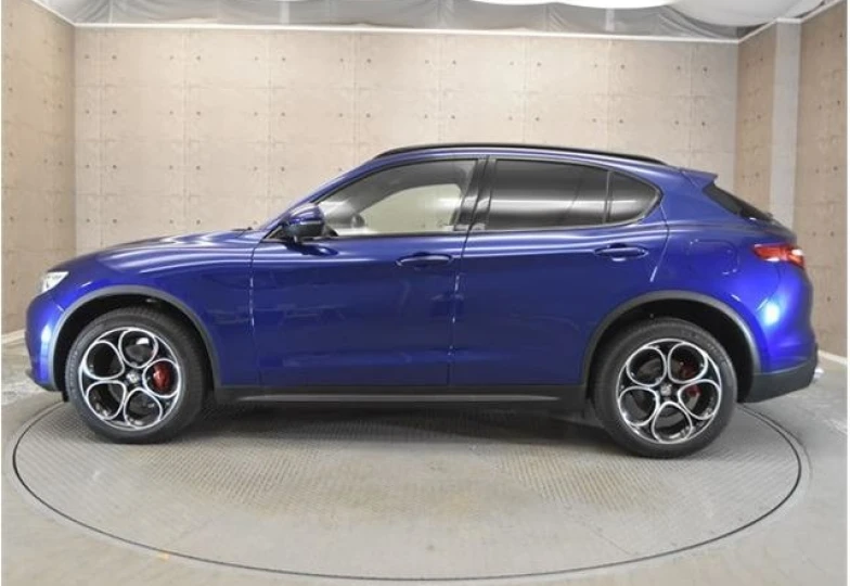 Alfa Romeo Stelvio Синий