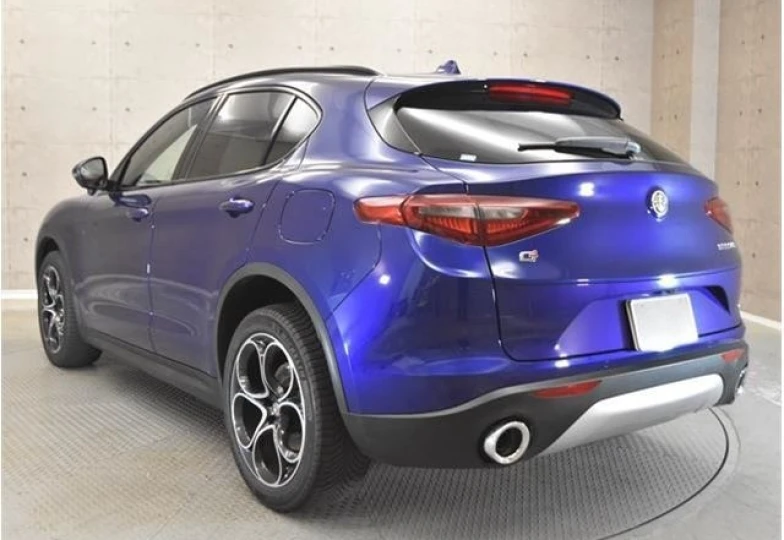 Alfa Romeo Stelvio Синий
