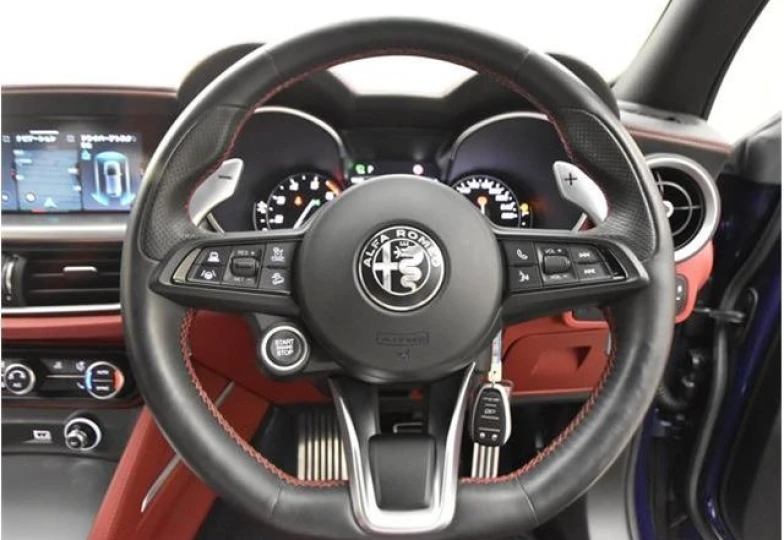 Alfa Romeo Stelvio Синий