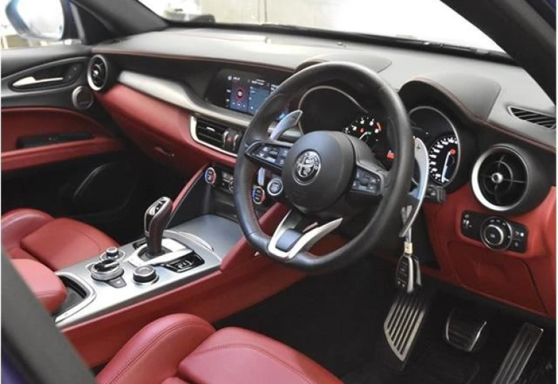 Alfa Romeo Stelvio Синий