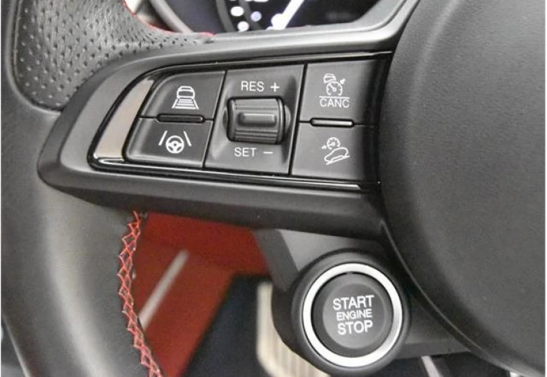 Alfa Romeo Stelvio Синий