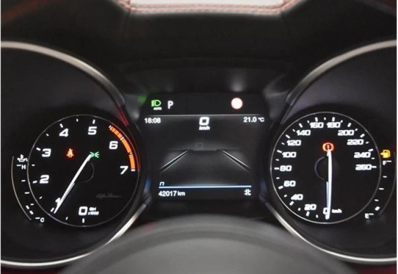 Alfa Romeo Stelvio Синий