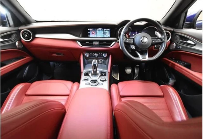 Alfa Romeo Stelvio Синий