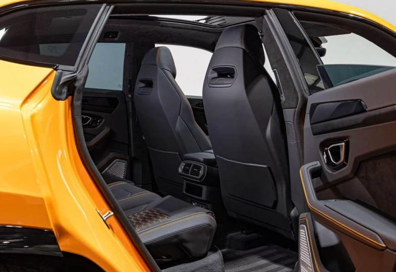 Lamborghini Urus Желтый