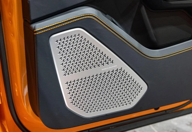 Lamborghini Urus Желтый