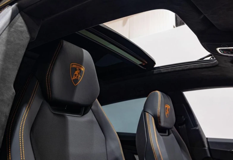 Lamborghini Urus Желтый