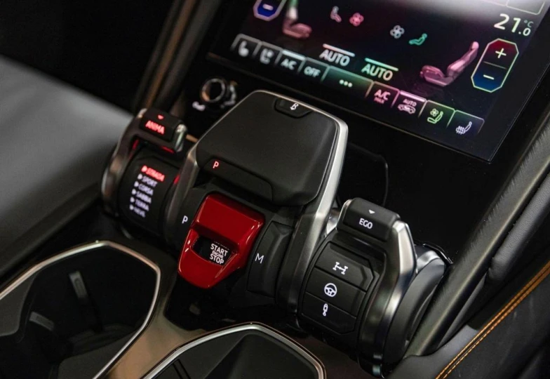Lamborghini Urus Желтый
