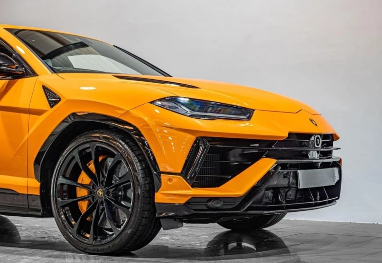 Lamborghini Urus Желтый