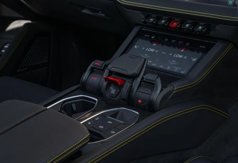 Lamborghini Urus Black