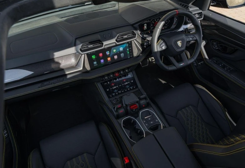 Lamborghini Urus Black