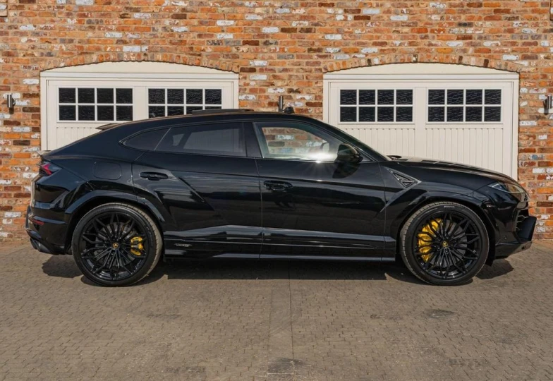 Lamborghini Urus Black