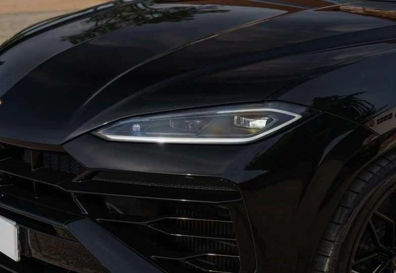 Lamborghini Urus Black