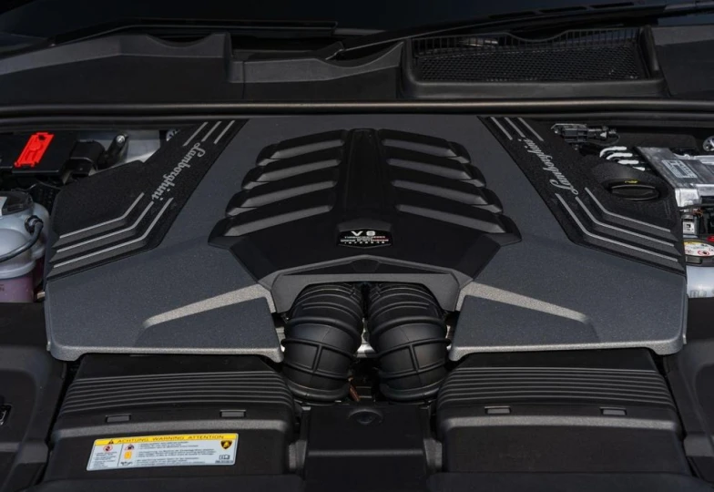 Lamborghini Urus Black