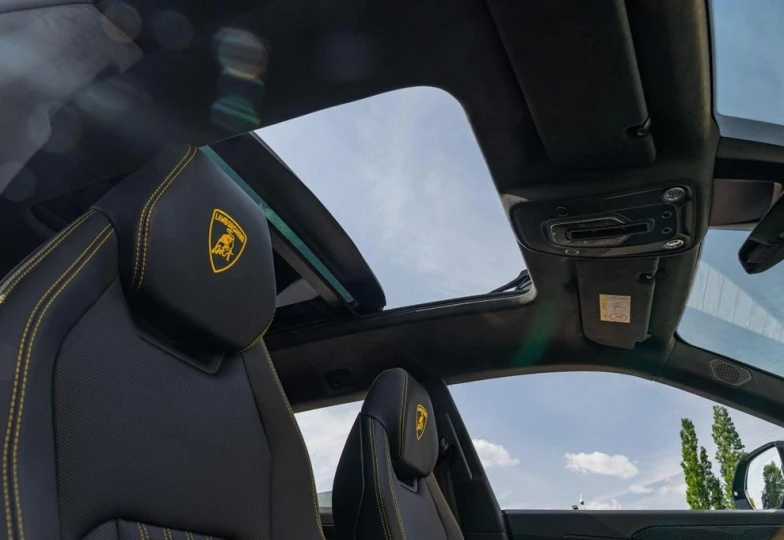 Lamborghini Urus Black