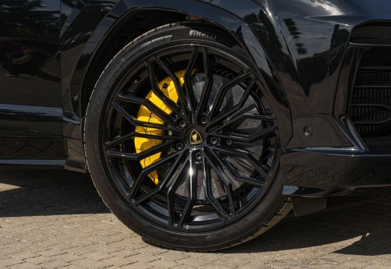 Lamborghini Urus Black