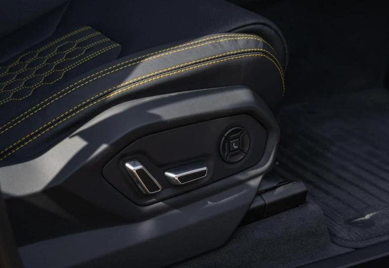 Lamborghini Urus Black