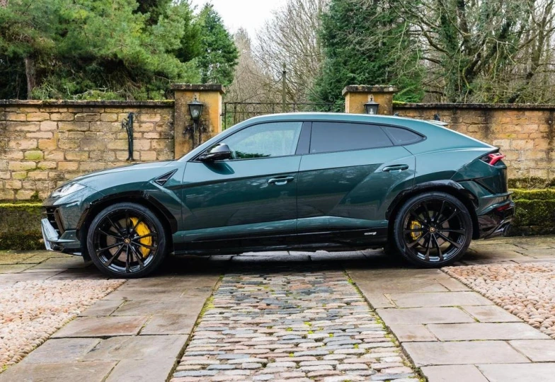 Lamborghini Urus Зеленый
