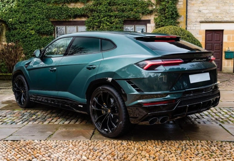 Lamborghini Urus Зеленый