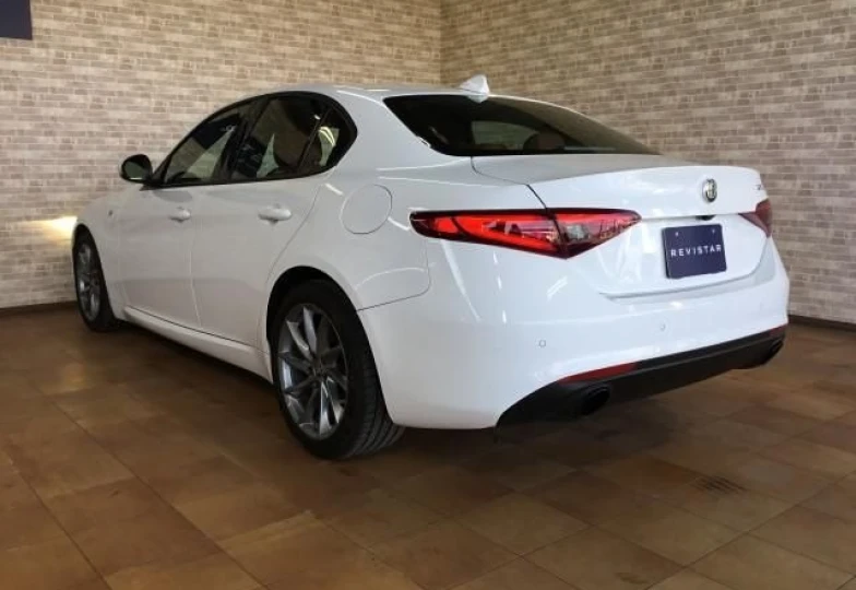Alfa Romeo Giulia Белый