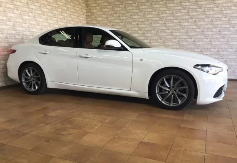 Alfa Romeo Giulia Белый