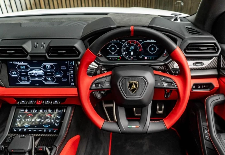 Lamborghini Urus White