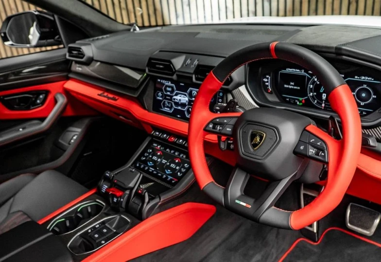Lamborghini Urus White
