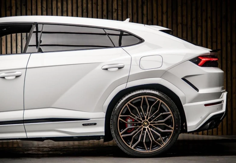 Lamborghini Urus White
