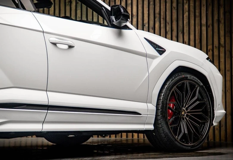 Lamborghini Urus White