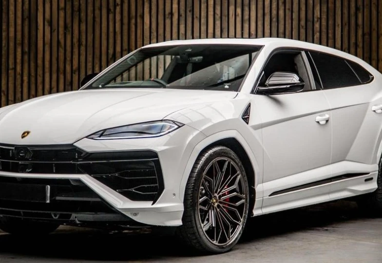Lamborghini Urus White