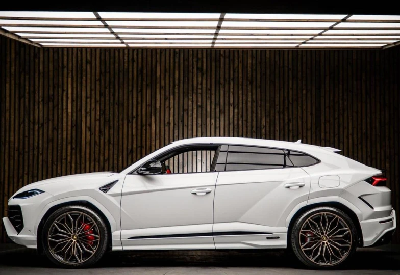 Lamborghini Urus White
