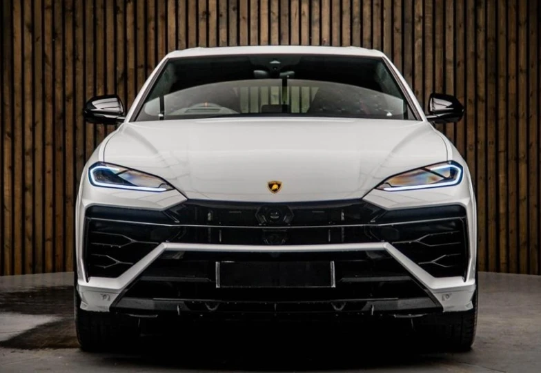 Lamborghini Urus White