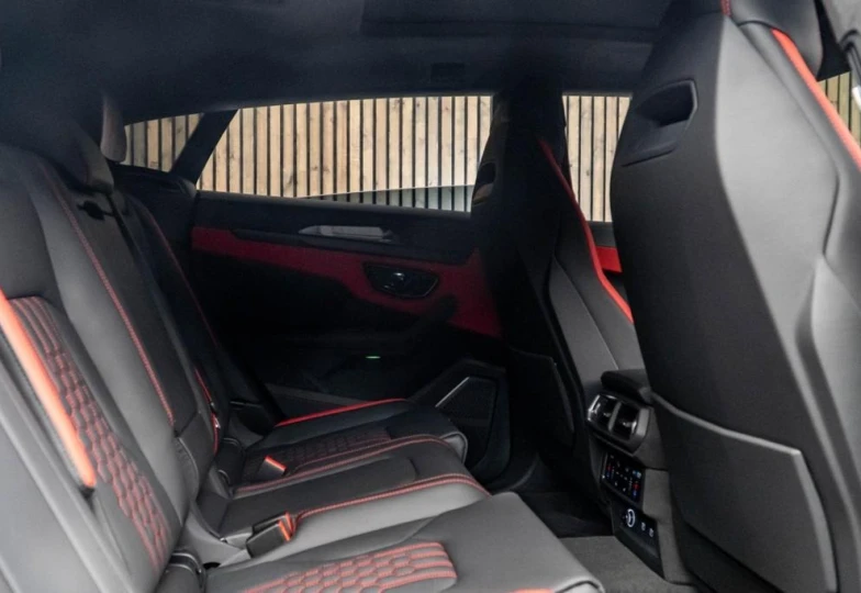 Lamborghini Urus White