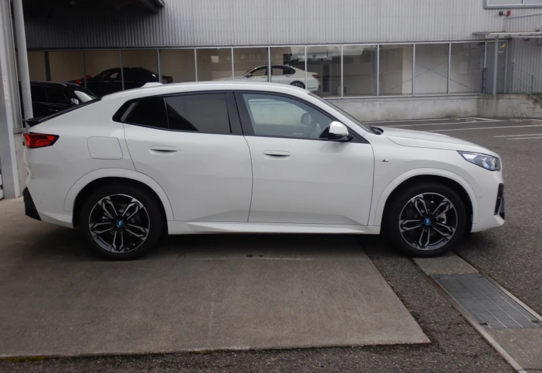 BMW iX2 xDrive 30, 2024 - 6