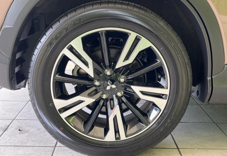 Mitsubishi Eclipse Cross Brown