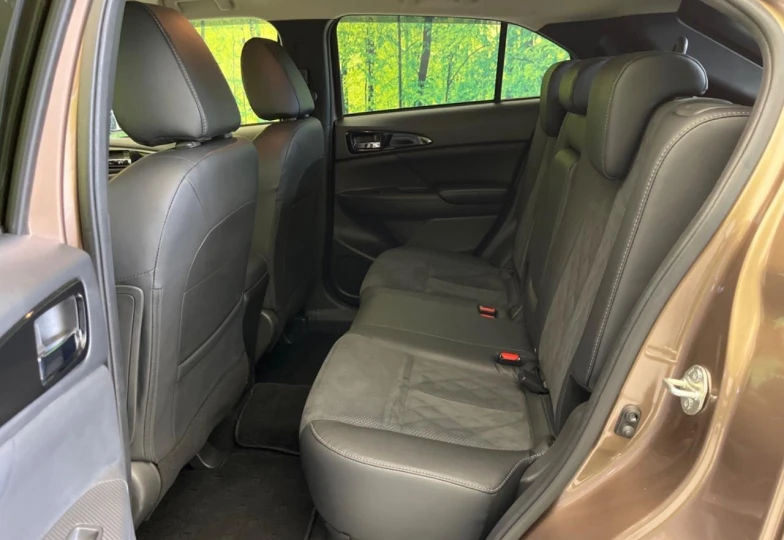 Mitsubishi Eclipse Cross Brown