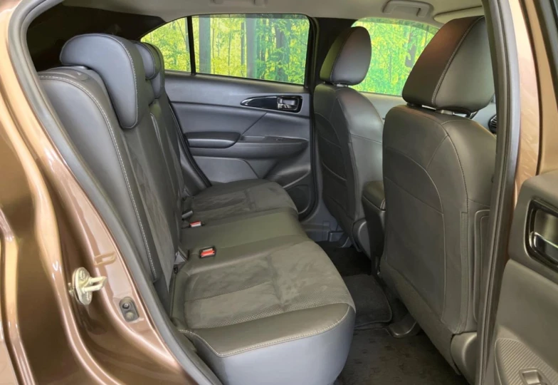 Mitsubishi Eclipse Cross Brown