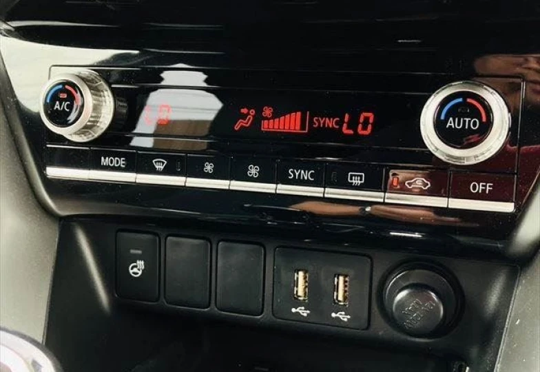 Mitsubishi Eclipse Cross Красный