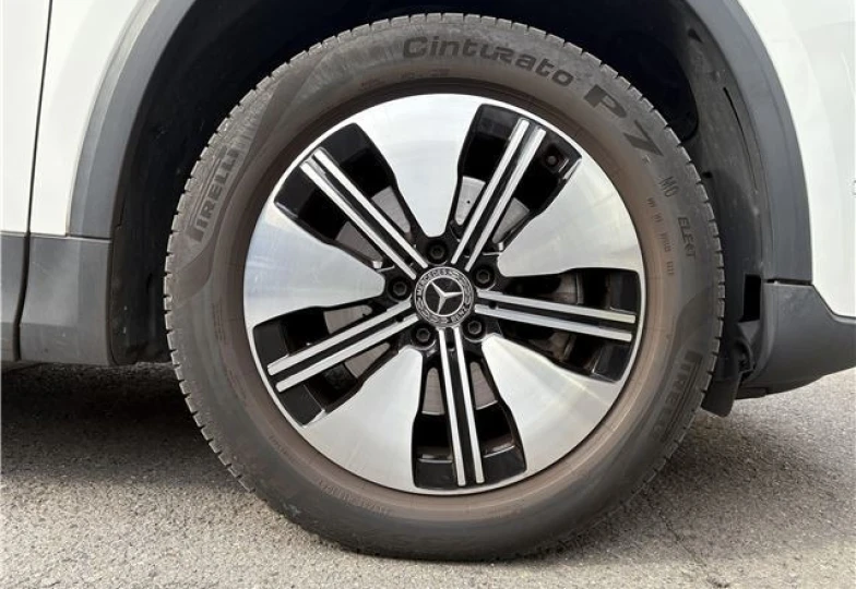 Mercedes EQA Белый