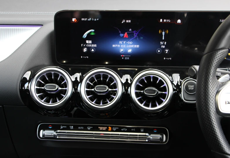 Mercedes EQA Серый