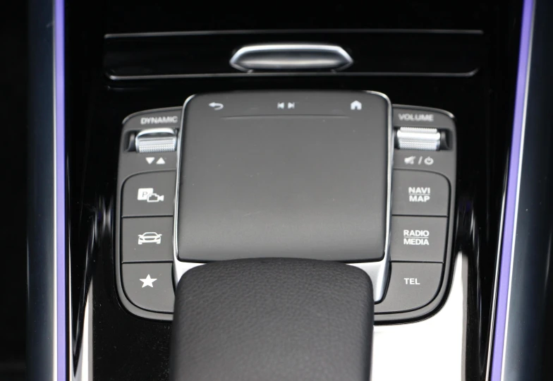 Mercedes EQA Серый