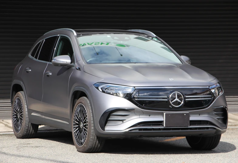 Mercedes EQA Серый