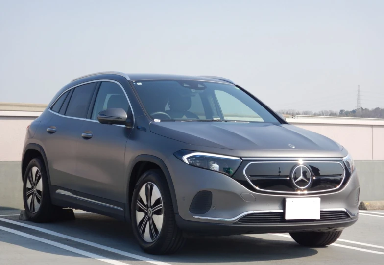 Mercedes EQA Серый