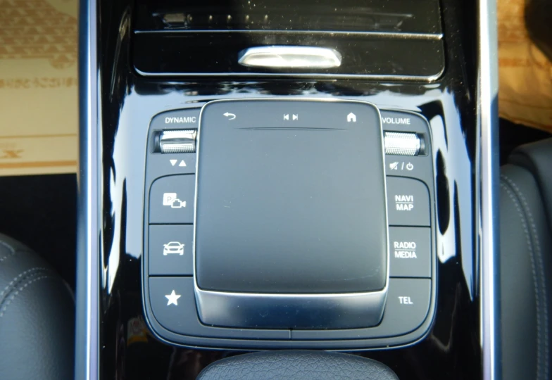 Mercedes EQA Серый