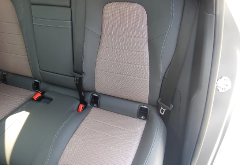 Mercedes EQA Серый